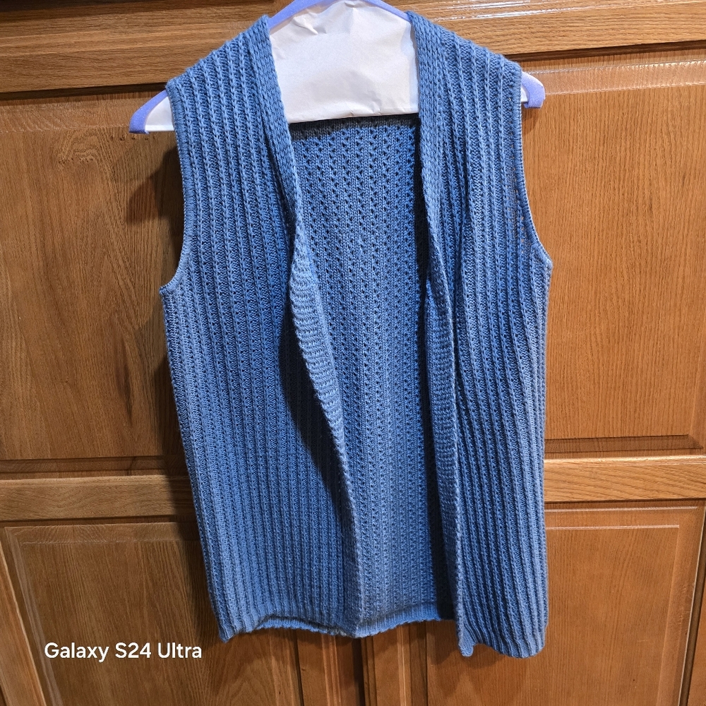 Pendleton Blue Cardigan with Ribbed Knit Design